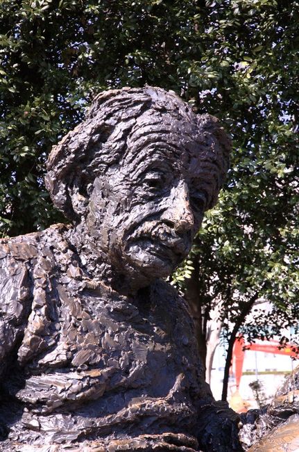 Albert Einstein Memorial detail